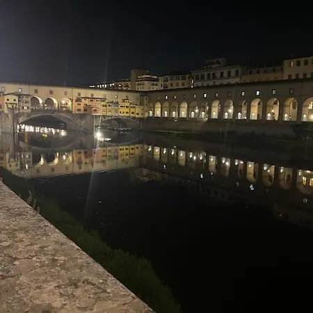Ponte Vecchio Loft. *